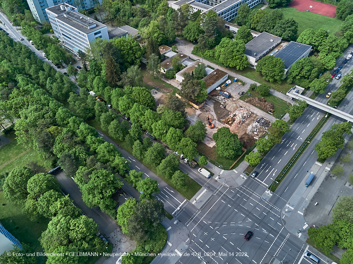 14.05.2022 - Luftbilder von der Baustelle Haus für Kinder in Neuperlach